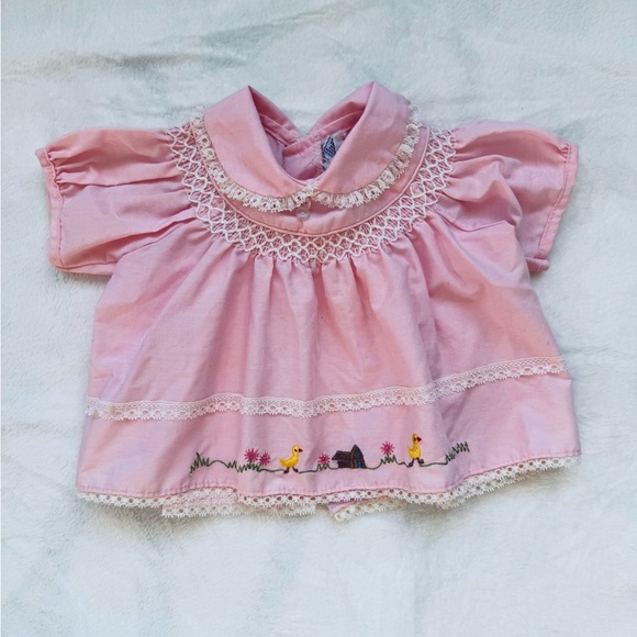 Vintage Other - Vintage Smocked Blouse with ducks 🦆